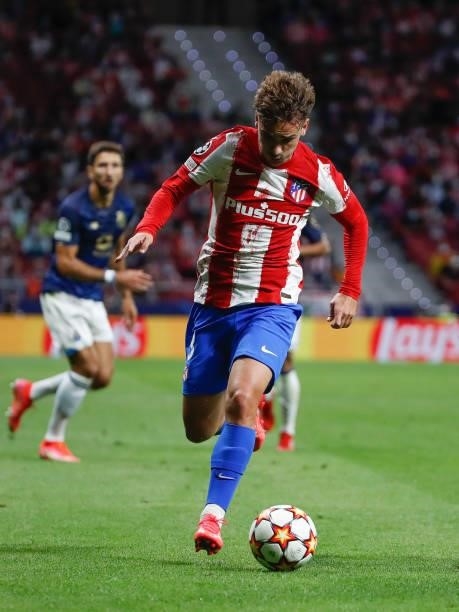Antoine Griezmann of Atletico de Madrid in action during the UEFA Champions League match between Atletico de Madrid and FC Porto at Wanda...