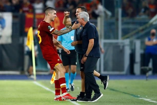 Gianluca Mancini of AS Roma and Jose Mourinho Head Coach of AS Roma celebrate after scoring their team's fourth goal during the UEFA Europa...