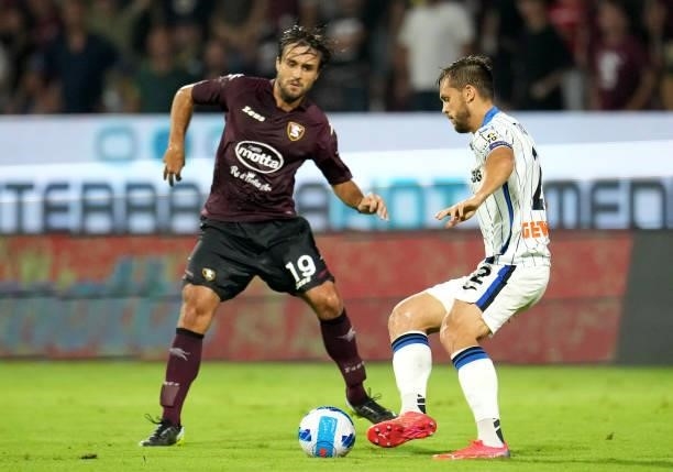 Rafael Toloi of Atalanta BC competes for the ball with Luca Ranieri of US Salernitana in action ,during the Serie A match between US Salernitana v...