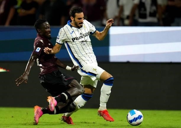 Davide Zappacosta of Atalanta BC competes for the ball with Mamadou Coulibaly of US Salernitana in action ,during the Serie A match between US...