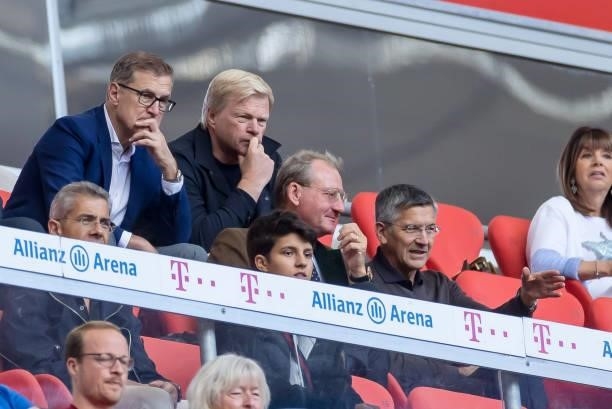 Finanzvorstand Jan-Christian Dreesen of Bayern Muenchen, Vorstandsvositzender Oliver Kahn of Bayern Muenchen and President Herbert Hainer of Bayern...