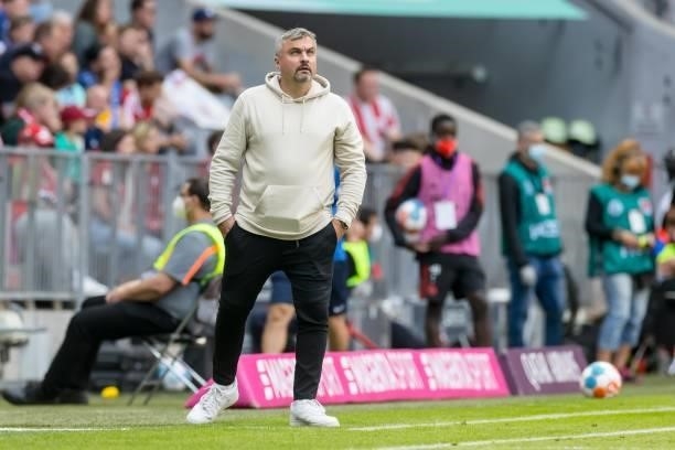 Head coach Thomas Reis of VfL Bochum looks on during the Bundesliga match between FC Bayern Muenchen and VfL Bochum at Allianz Arena on September 18,...