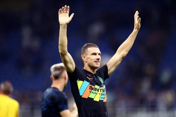 Edin Dzeko of FC Internazionale celebrate after winning during the Serie A match between FC Internazionale and Bologna FC at Stadio Giuseppe Meazza...