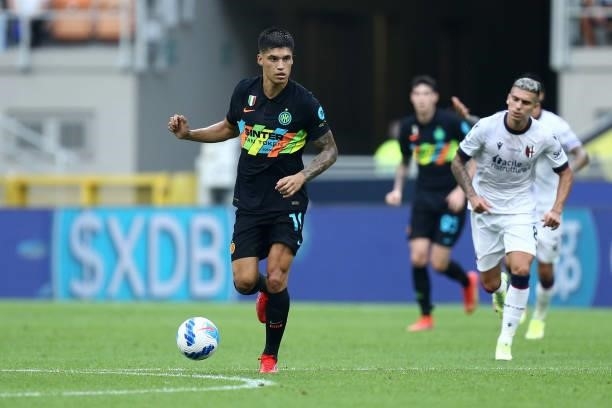 Joaquin Correa of FC Internazionale controls the ball during the Serie A match between FC Internazionale and Bologna FC at Stadio Giuseppe Meazza on...