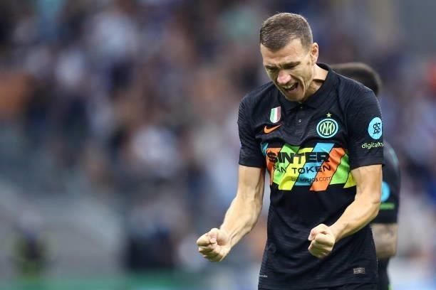 Edin Dzeko of FC Internazionale celebrates after scoring his team's fifth goal during the Serie A match between FC Internazionale and Bologna FC at...