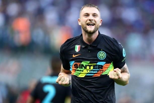 Milan Skriniar of FC Internazionale celebrates after scoring his team's second goal during the Serie A match between FC Internazionale and Bologna FC...