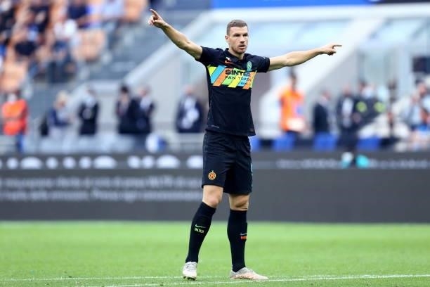 Edin Dzeko of FC Internazionale gestures during the Serie A match between FC Internazionale and Bologna FC at Stadio Giuseppe Meazza on September 18,...