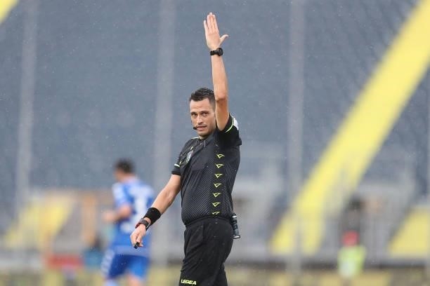 Maurizio Mariani referee during the Serie A match between Empoli FC and UC Sampdoria at Stadio Carlo Castellani on September 19, 2021 in Empoli,...