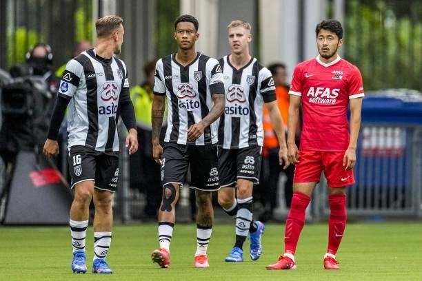Yukinari Sugawara of AZ is disappointed with the 2-1 during the Dutch Eredivisie match between Heracles Almelo and PSV Eindhoven at the Erve Asito...