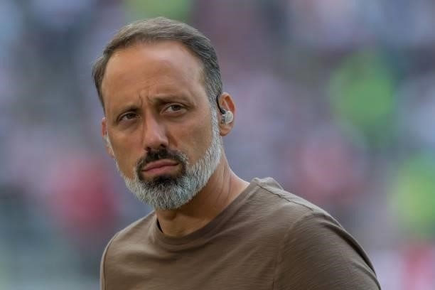 Head coach Pellegrino Matarazzo of VfB Stuttgart Looks on prior to the Bundesliga match between VfB Stuttgart and Bayer 04 Leverkusen at...
