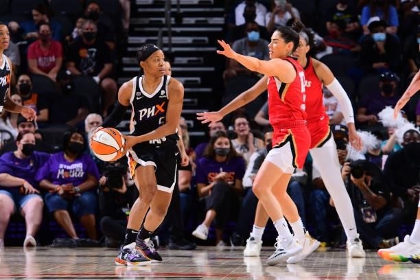 Shey Peddy of the Phoenix Mercury handles the ball during the game against the Las Vegas Aces on September 19, 2021 at Footprint Center in Phoenix,...