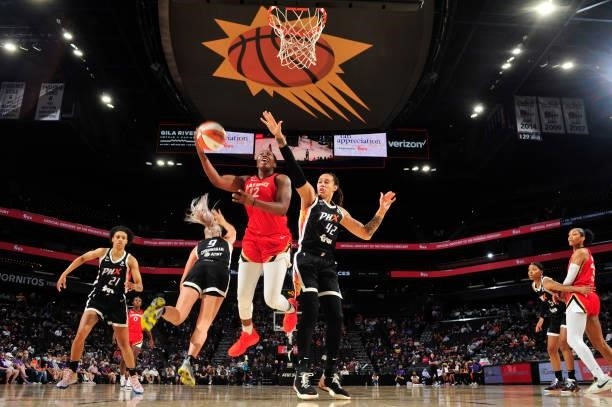 Chelsea Gray of the Las Vegas Aces shoots the ball during the game against the Phoenix Mercury on September 19, 2021 at Footprint Center in Phoenix,...