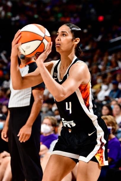 Skylar Diggins-Smith of the Phoenix Mercury shoots the ball during the game against the Las Vegas Aces on September 19, 2021 at Footprint Center in...