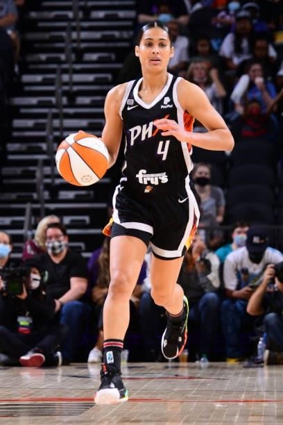 Skylar Diggins-Smith of the Phoenix Mercury dribbles the ball during the game against the Las Vegas Aces on September 19, 2021 at Footprint Center in...