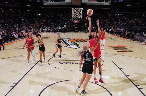 Dearica Hamby of the Las Vegas Aces shoots the ball during the game against the Phoenix Mercury on September 19, 2021 at Footprint Center in Phoenix,...
