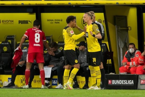 Marius Wolf subs in for Donyell Malen during the Bundesliga match between Borussia Dortmund and 1. FC Union Berlin on September 19, 2021 in Dortmund,...