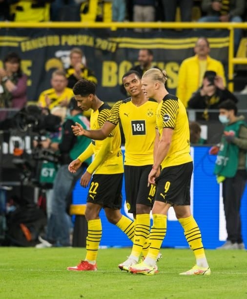 Erling Haaland celebrates his goal to the 4:2 with Manuel Akanji during the Bundesliga match between Borussia Dortmund and 1. FC Union Berlin on...