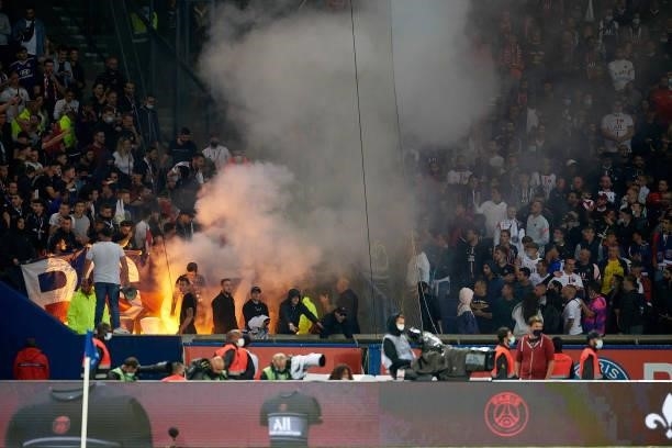 Lyon supporters during the Ligue 1 Uber Eats match between Paris Saint Germain and Lyon at Parc des Princes on September 19, 2021 in Paris, France.