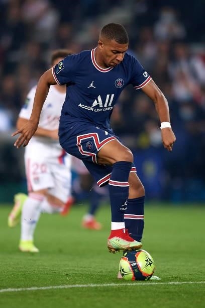 Kylian Mbappe of PSG controls the ball during the Ligue 1 Uber Eats match between Paris Saint Germain and Lyon at Parc des Princes on September 19,...
