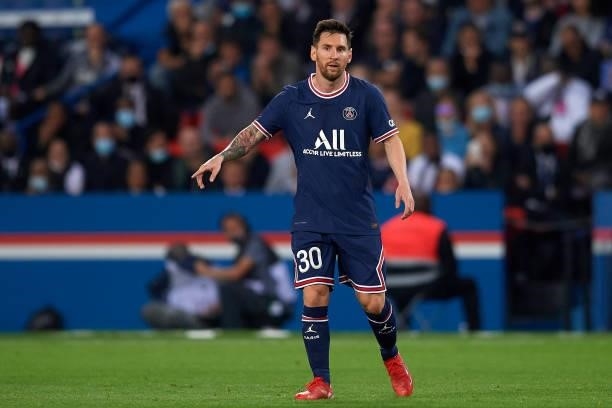 Leo Messi of PSG gives instructions during the Ligue 1 Uber Eats match between Paris Saint Germain and Lyon at Parc des Princes on September 19, 2021...