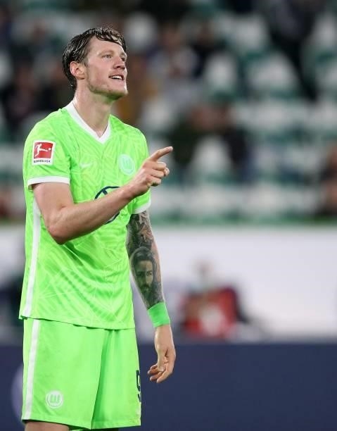 Wolfsburg's Dutch forward Sout Weghorst gestures during the German first division Bundesliga football match VfL Wolfsburg vs Eintracht Frankfurt on...