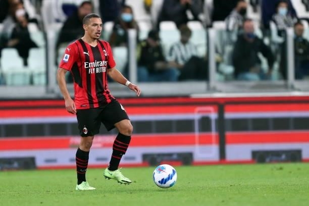 Ismael Bennacer of AC Milan controls the ball during the Serie A match between Juventus and AC Milan at Allianz Stadium on September 19, 2021 in...
