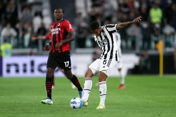 Danilo Luiz da Silva of Juventus FC controls the ball during the Serie A match between Juventus and AC Milan at Allianz Stadium on September 19, 2021...