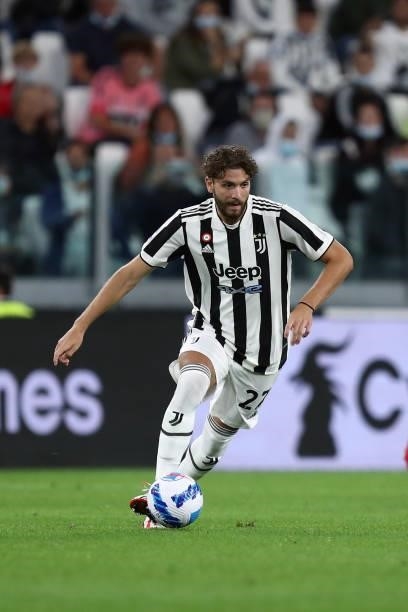 Manuel Locatelli of Juventus FC controls the ball during the Serie A match between Juventus and AC Milan at Allianz Stadium on September 19, 2021 in...