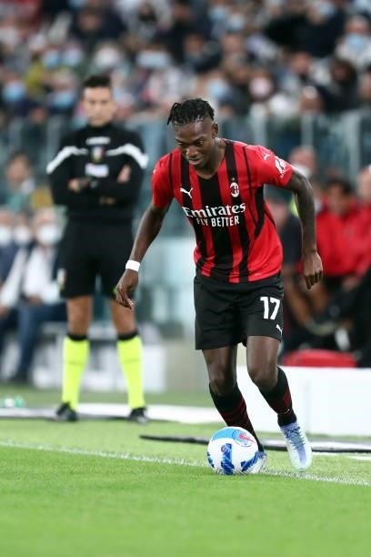 Rafael Leao of AC Milan controls the ball during the Serie A match between Juventus and AC Milan at Allianz Stadium on September 19, 2021 in Turin,...
