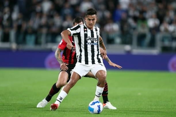 Paulo Dybala of Juventus FC controls the ball during the Serie A match between Juventus and AC Milan at Allianz Stadium on September 19, 2021 in...