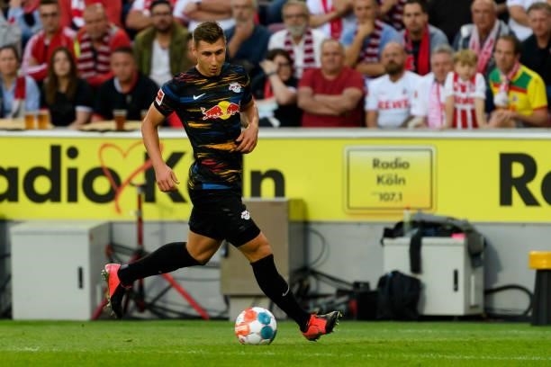 Willi Orban of RB Leipzig controls the ball during the Bundesliga match between 1. FC Koeln and RB Leipzig at RheinEnergieStadion on September 18,...