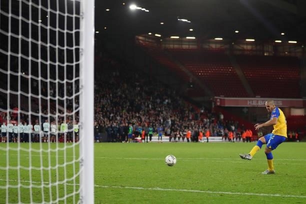 Oriol Romeu of Southampton scores the winning penalty in the shoot out to make it 2-4 during the Carabao Cup Third Round match between Sheffield...