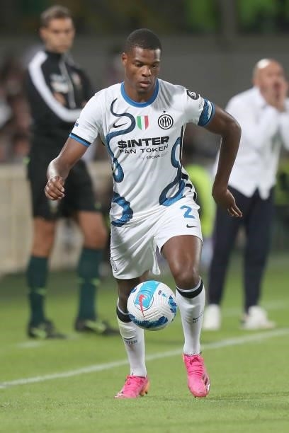 Denzel Dunfries of FC Internazionale in action during the Serie A match between ACF Fiorentina v FC Internazionale on September 21 in Florence, Italy.