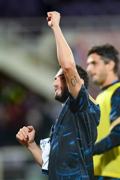 Hakan Calhanoglu of FC Internazionale celebrates the victory at the end of the Serie A match between ACF Fiorentina and FC Internazionale at Stadio...