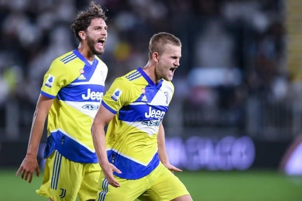 Matthijs de Ligt of FC Juventus celebrates after scoring third goal during the Serie A match between Spezia Calcio and FC Juventus at Stadio Alberto...