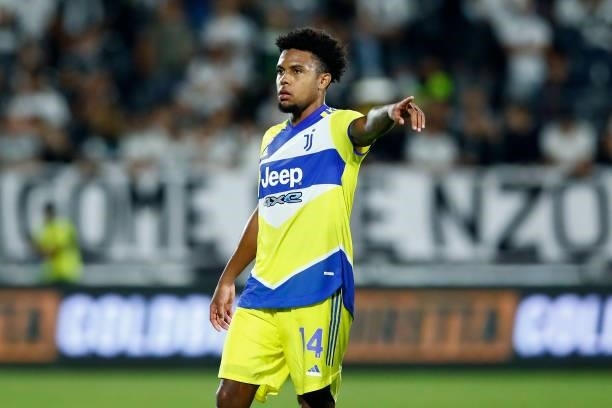 Weston McKennie of Juventus gestures during the Serie A match between Spezia Calcio and Juventus at Stadio Alberto Picco on September 22, 2021 in La...