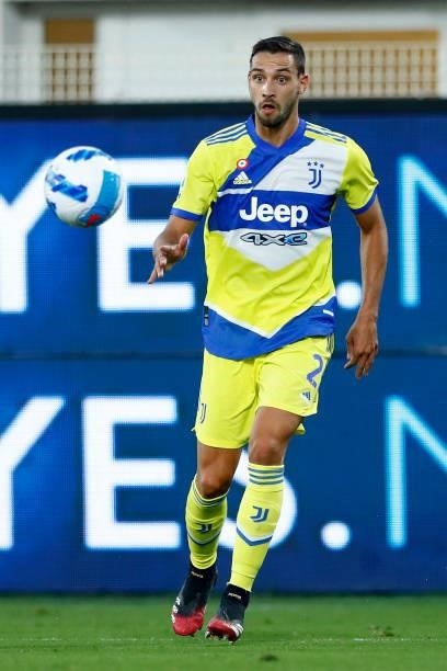 Mattia De Sciglio of Juventus controls the ball during the Serie A match between Spezia Calcio and Juventus at Stadio Alberto Picco on September 22,...