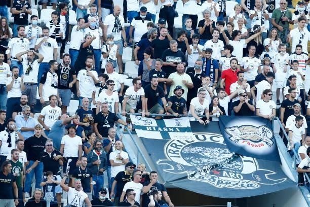Supporters of AC Spezia with Banner during the Serie A match between Spezia Calcio and Juventus at Stadio Alberto Picco on September 22, 2021 in La...