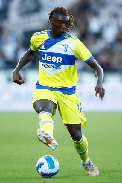 Moise Kean of Juventus controls the ball during the Serie A match between Spezia Calcio and Juventus at Stadio Alberto Picco on September 22, 2021 in...