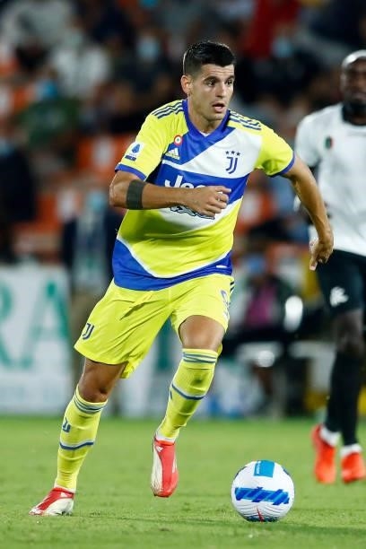 Alvaro Morata of Juventus controls the ball during the Serie A match between Spezia Calcio and Juventus at Stadio Alberto Picco on September 22, 2021...