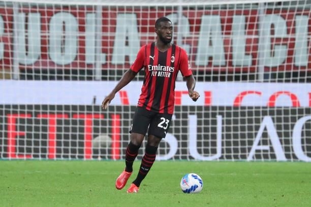 Fikayo Tomori of AC Milan in action during the Serie A match between AC Milan and Venezia FC at Stadio Giuseppe Meazza on September 22, 2021 in...