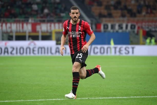 Alessandro Florenzi of AC Milan in action during the Serie A match between AC Milan and Venezia FC at Stadio Giuseppe Meazza on September 22, 2021 in...