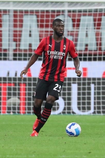 Fikayo Tomori of AC Milan in action during the Serie A match between AC Milan and Venezia FC at Stadio Giuseppe Meazza on September 22, 2021 in...