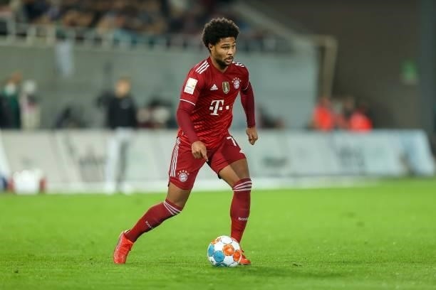 Serge Gnabry of Bayern Muenchen controls the ball during the Bundesliga match between SpVgg Greuther Fuerth and FC Bayern Muenchen at Sportpark...