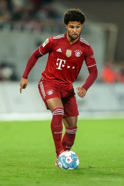 Serge Gnabry of Bayern Muenchen controls the ball during the Bundesliga match between SpVgg Greuther Fuerth and FC Bayern Muenchen at Sportpark...