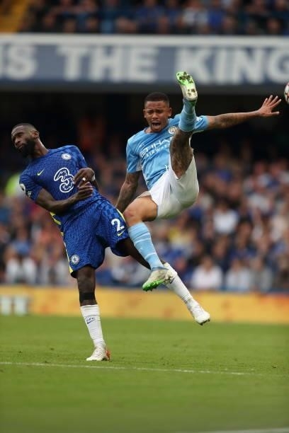 Antonio Rudiger of Chelsea and Gabriel Jesus of Manchester City during the Premier League match between Chelsea and Manchester City at Stamford...