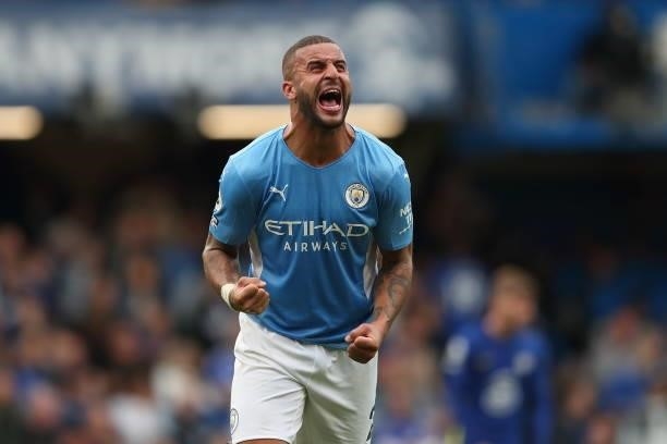 Kyle Walker of Manchester City celebrates at full time of the Premier League match between Chelsea and Manchester City at Stamford Bridge on...