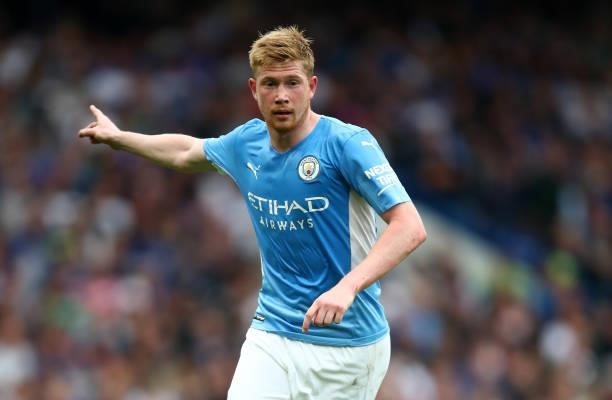 Kevin De Bruyne of Manchester City during the Premier League match between Chelsea and Manchester City at Stamford Bridge on September 25, 2021 in...