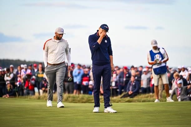 Jordan Spieth of the U.S. Team reacts after missing a putt on the 15th hole green during Saturday Afternoon Four-ball Matches of the 43rd Ryder Cup...