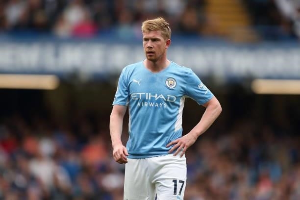 Kevin De Bruyne of Manchester City during the Premier League match between Chelsea and Manchester City at Stamford Bridge on September 25, 2021 in...